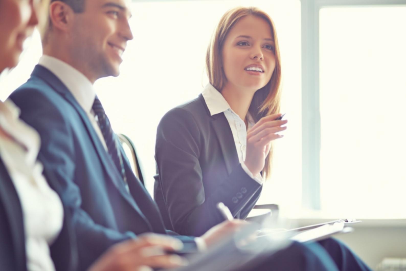 Erfolgreiche Finanzexperten bei der Arbeit